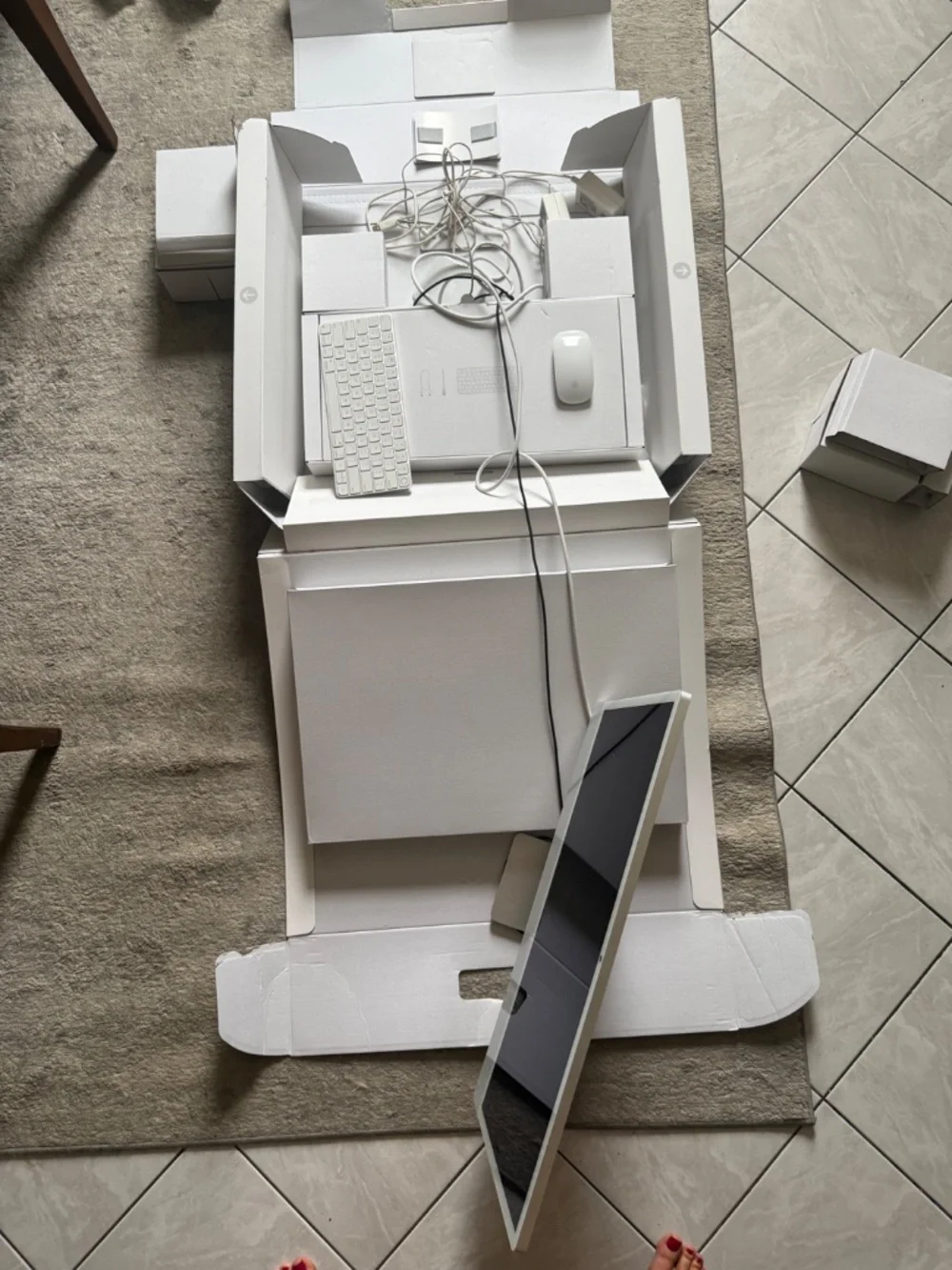 LOCKED, iMac with Apple M4 chip 512GB, keyboard touch ID, mouse